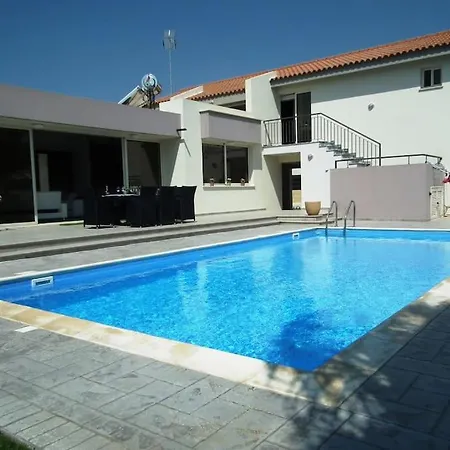 Anthea-beach-private Pool